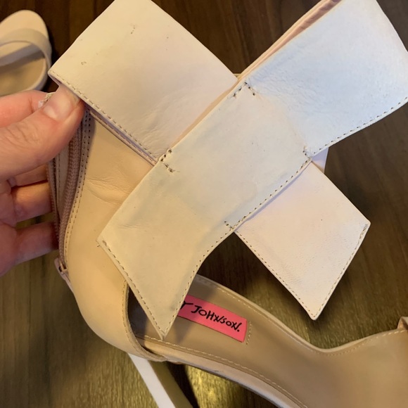 Betsey Johnson Size 9 Pink Heels - Picture 3 of 8